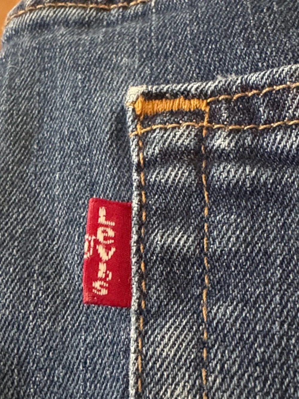 Levi's 505 Men's Straight Jeans in Classic Blue Wash 36x32